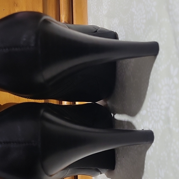 Antonio Melani ankle booties - Picture 6 of 7